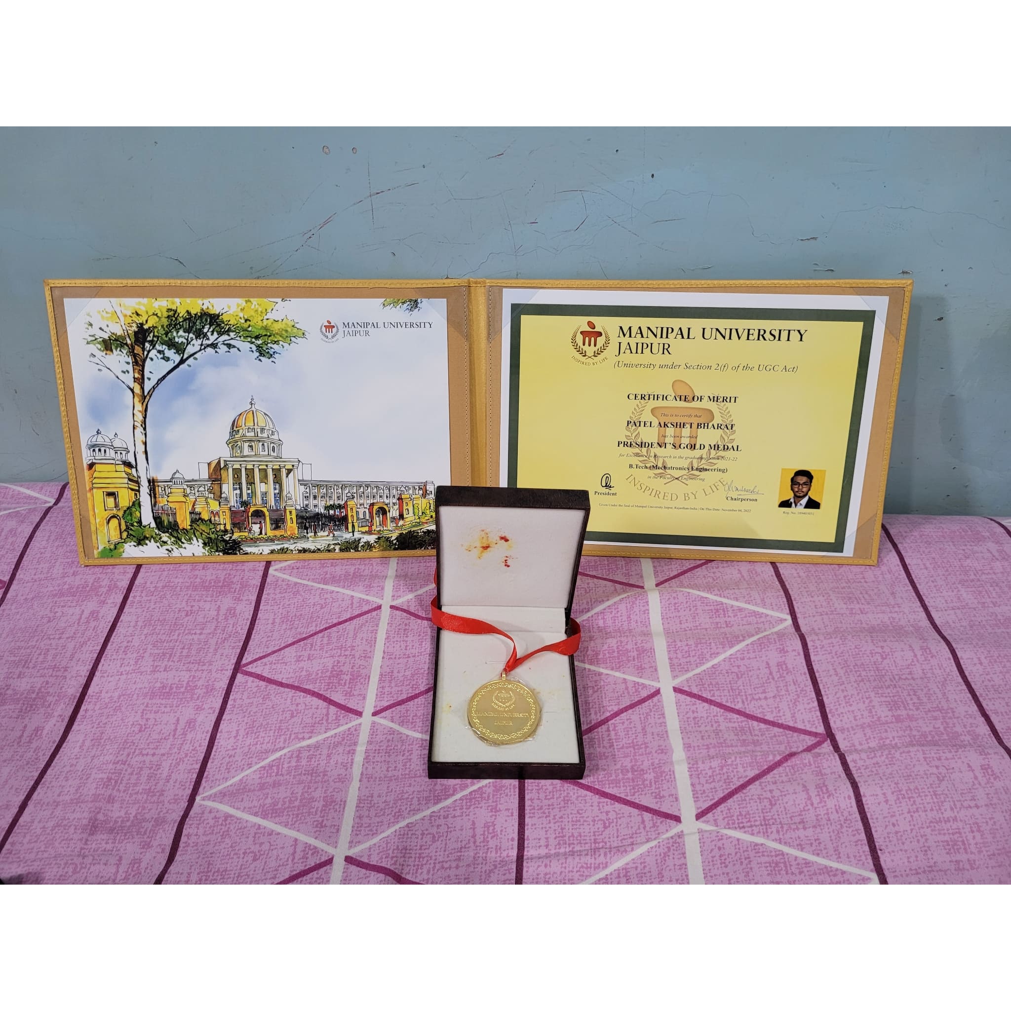 President's Gold Medal for Excellence in Research MUJ